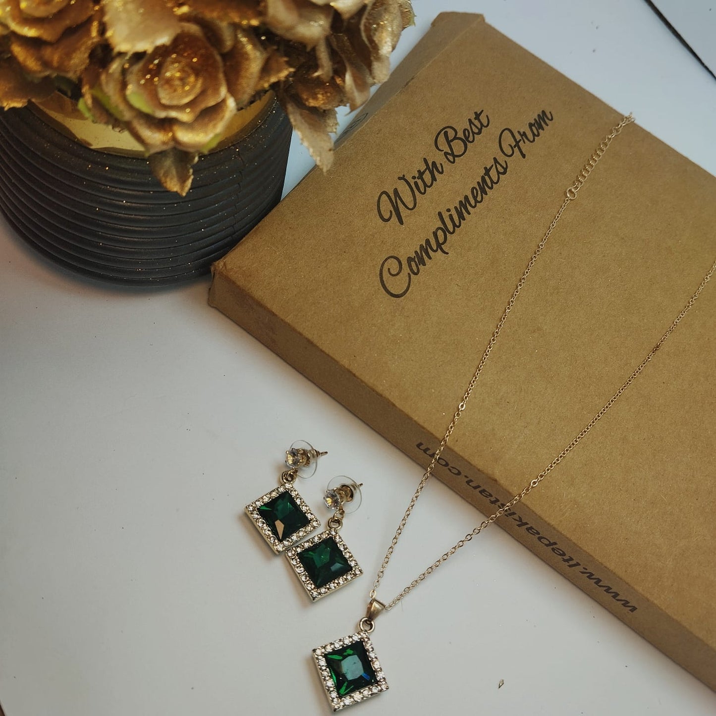 Black Elegance Jewelry Set – Necklace & Earrings