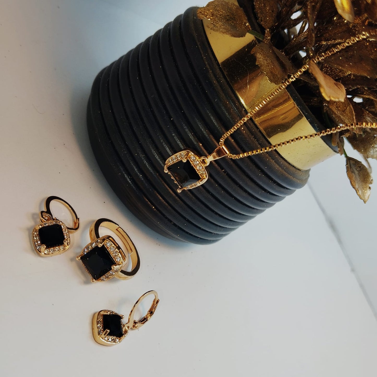 Golden Grace Jewelry Set – Necklace, Earrings & Ring