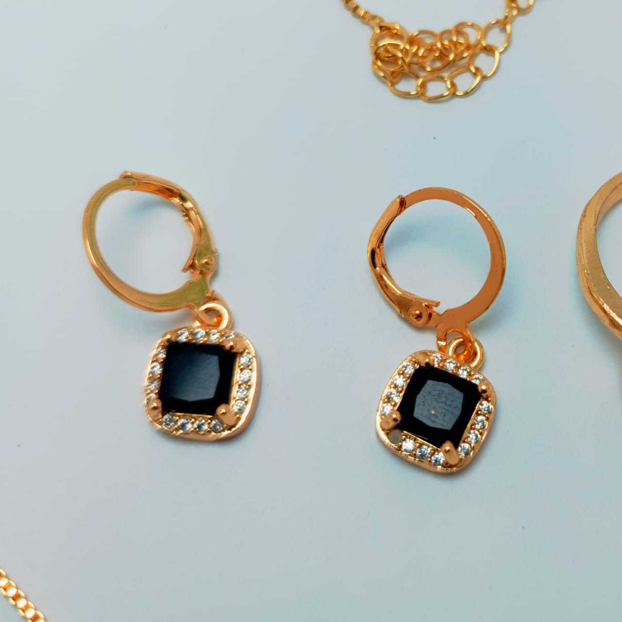 Golden Grace Jewelry Set – Necklace, Earrings & Ring