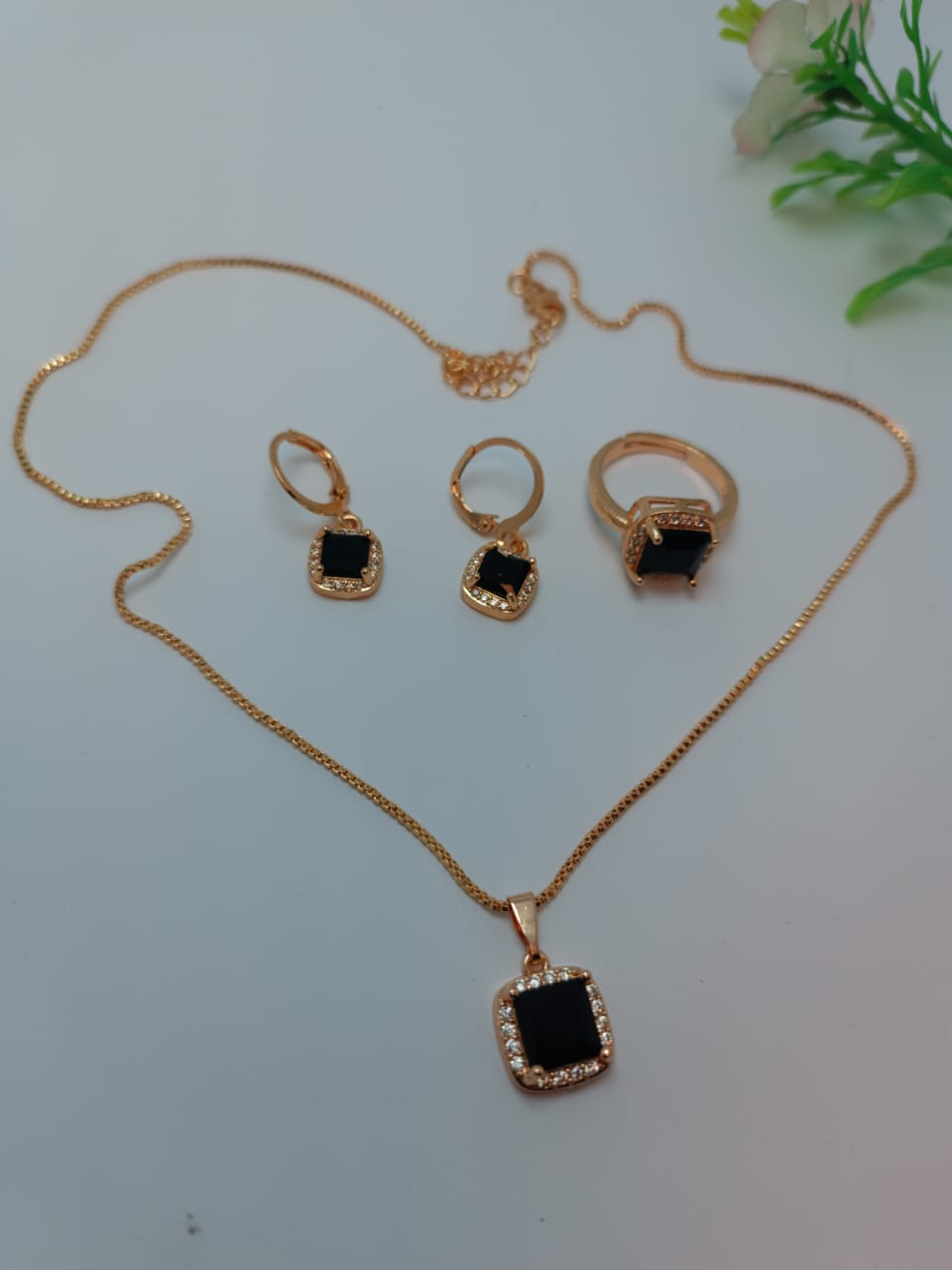 Golden Grace Jewelry Set – Necklace, Earrings & Ring