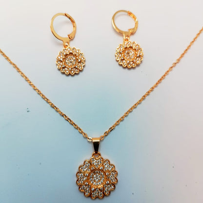 Charming Gold-Plated Floral Jewelry Set – Necklace & Earrings with Sparkling Crystals